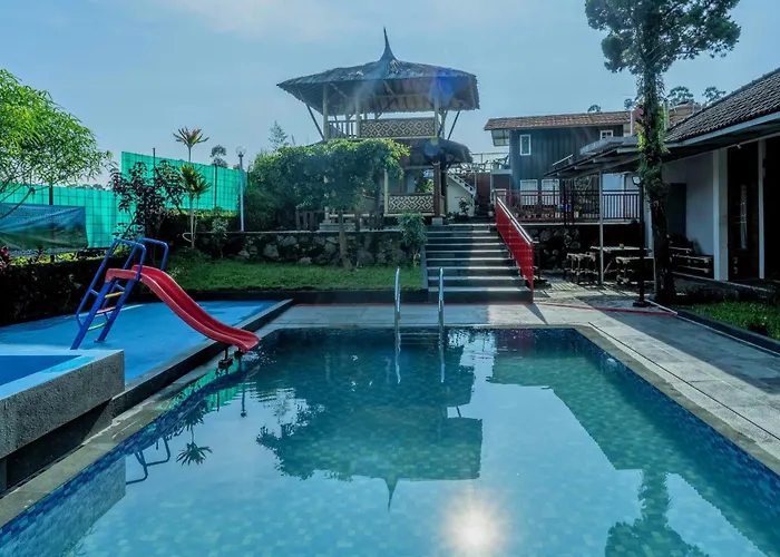 Villa Kayu Ciwidey