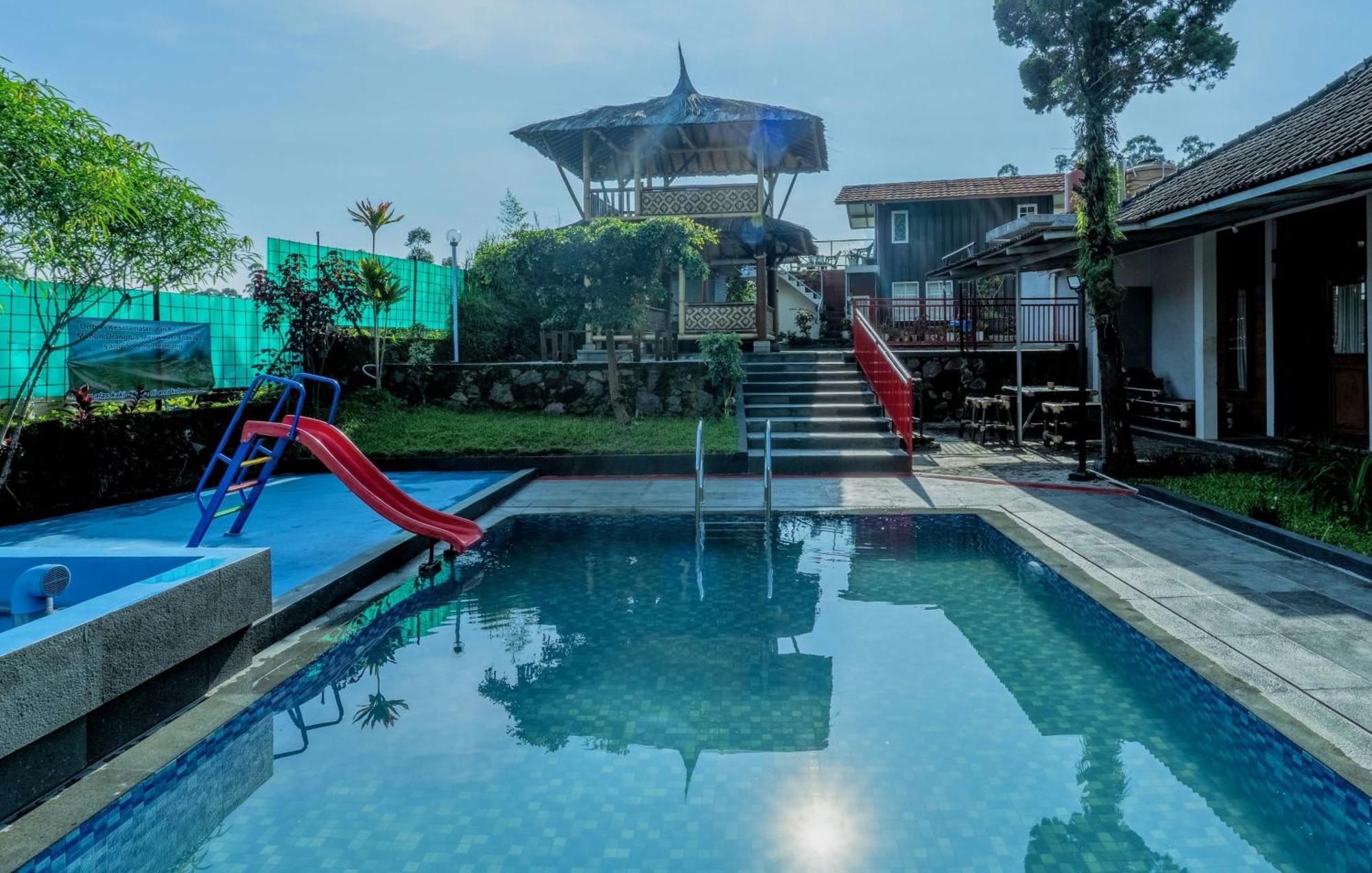 Villa Kayu Ciwidey Bandung